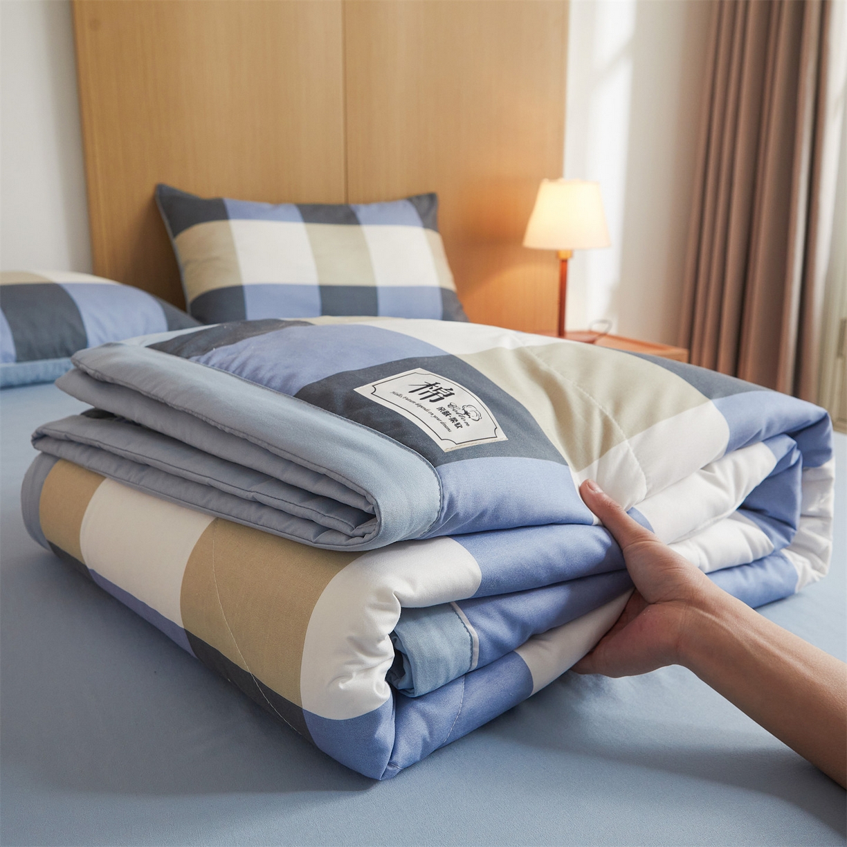 91家纺网 家纺一手货源 找家纺 梵蒂莎 【地板价】2026新品水洗棉新疆棉花夏被无印风夏被格子空调被被子被芯（需要买家秀，加微信） 蓝灰大格