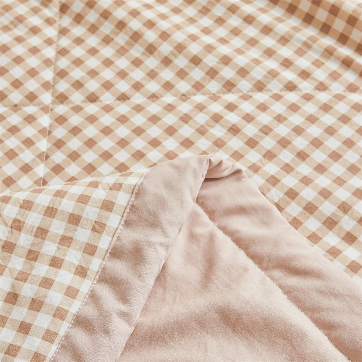 91家纺网 家纺一手货源 找家纺 梵蒂莎 【地板价】2026新品水洗棉新疆棉花夏被无印风夏被格子空调被被子被芯（需要买家秀，加微信） 浅米小格