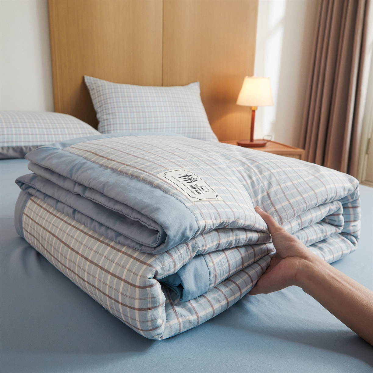 91家纺网 家纺一手货源 找家纺 梵蒂莎 【地板价】2026新品水洗棉新疆棉花夏被无印风夏被格子空调被被子被芯（需要买家秀，加微信） 若兮-蓝
