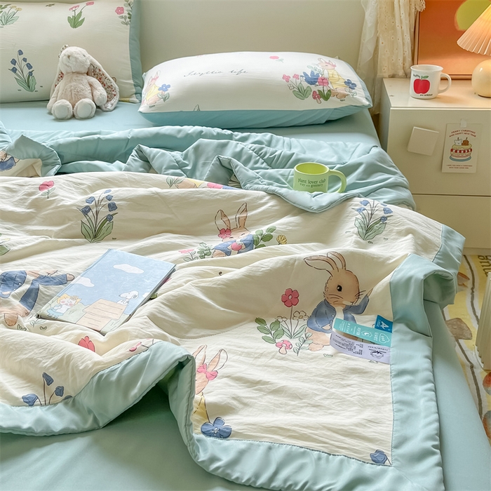 91家纺网 家纺一手货源 找家纺 梵蒂莎 【地板价】2026新品水洗棉新疆棉花夏被印花夏被格子小清新空调被被子被芯（需要买家秀，加微信） 爱丽丝-蓝