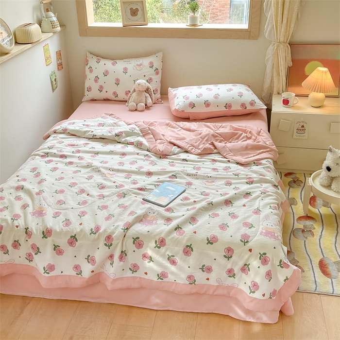 91家纺网 家纺一手货源 找家纺 梵蒂莎 【地板价】2026新品水洗棉新疆棉花夏被印花夏被格子小清新空调被被子被芯（需要买家秀，加微信） 碧叶粉黛-粉