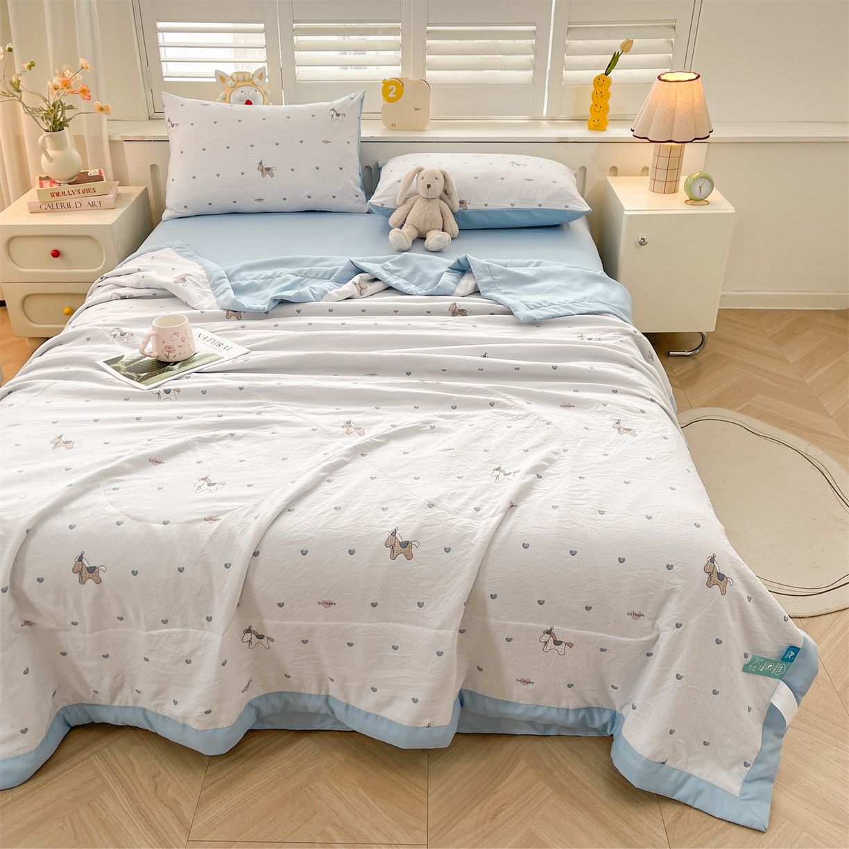 91家纺网 家纺一手货源 找家纺 梵蒂莎 【地板价】2026新品水洗棉新疆棉花夏被印花夏被格子小清新空调被被子被芯（需要买家秀，加微信） 爱心木马