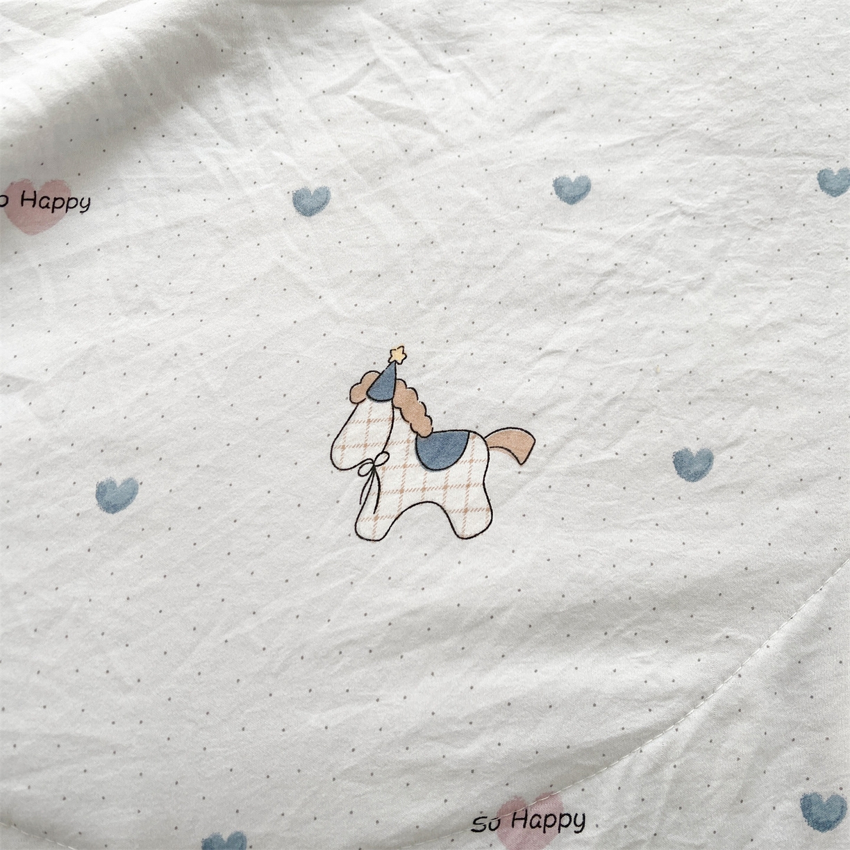 91家纺网 家纺一手货源 找家纺 梵蒂莎 【地板价】2026新品水洗棉新疆棉花夏被印花夏被格子小清新空调被被子被芯（需要买家秀，加微信） 爱心木马