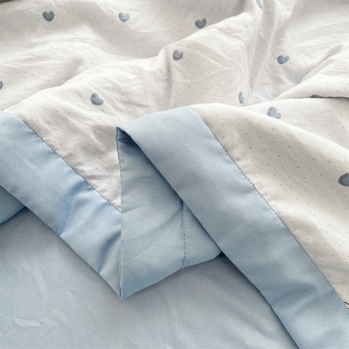 91家纺网 家纺一手货源 找家纺 梵蒂莎 【地板价】2026新品水洗棉新疆棉花夏被印花夏被格子小清新空调被被子被芯（需要买家秀，加微信） 爱心木马