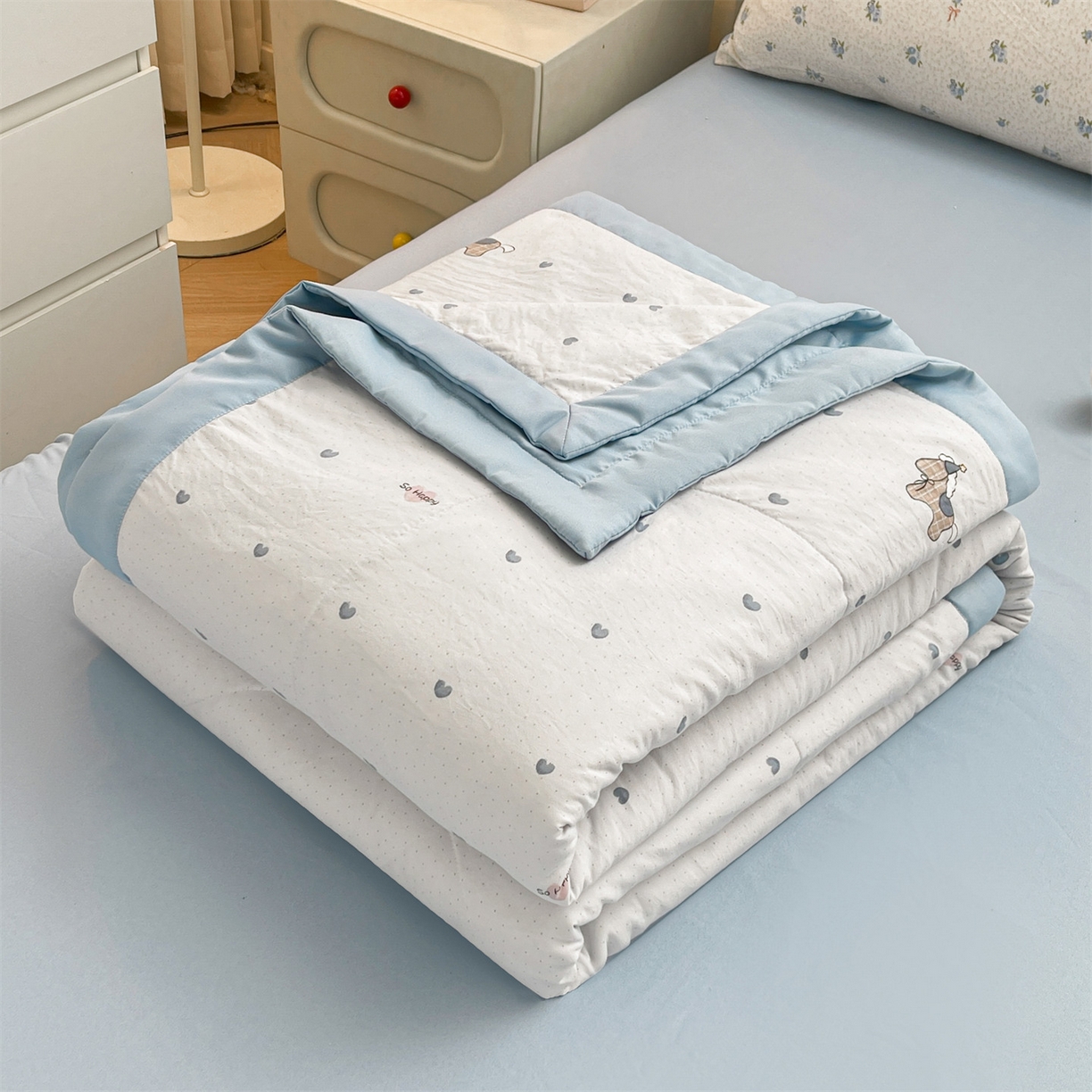 91家纺网 家纺一手货源 找家纺 梵蒂莎 【地板价】2026新品水洗棉新疆棉花夏被印花夏被格子小清新空调被被子被芯（需要买家秀，加微信） 爱心木马