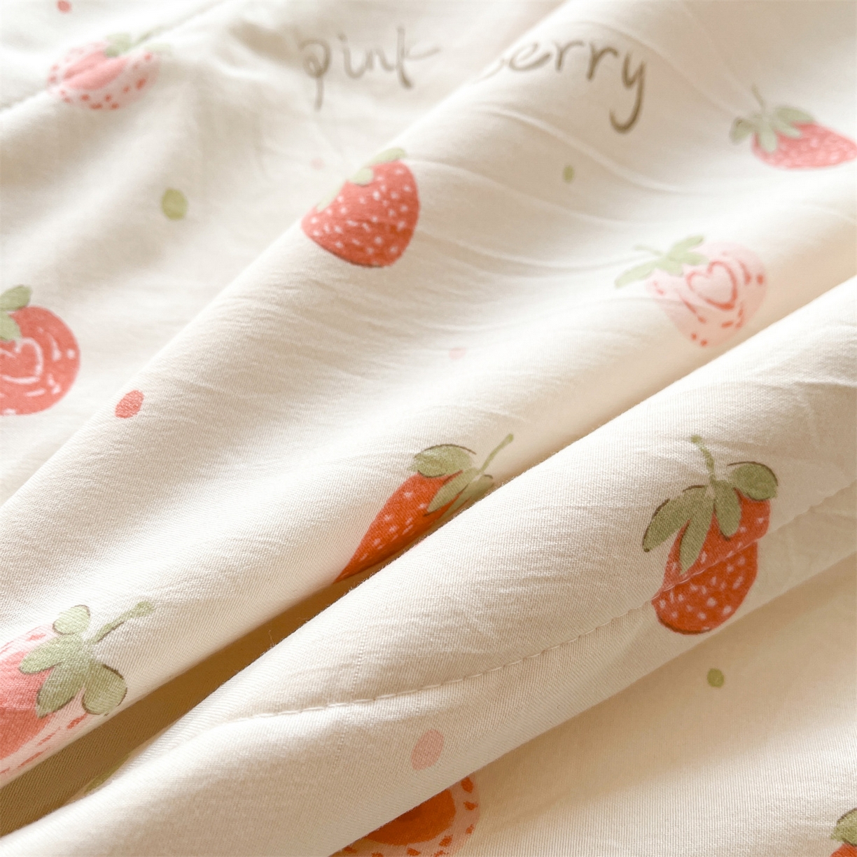 91家纺网 家纺一手货源 找家纺 梵蒂莎 【地板价】2026新品水洗棉新疆棉花夏被印花夏被格子小清新空调被被子被芯（需要买家秀，加微信） 草莓冰