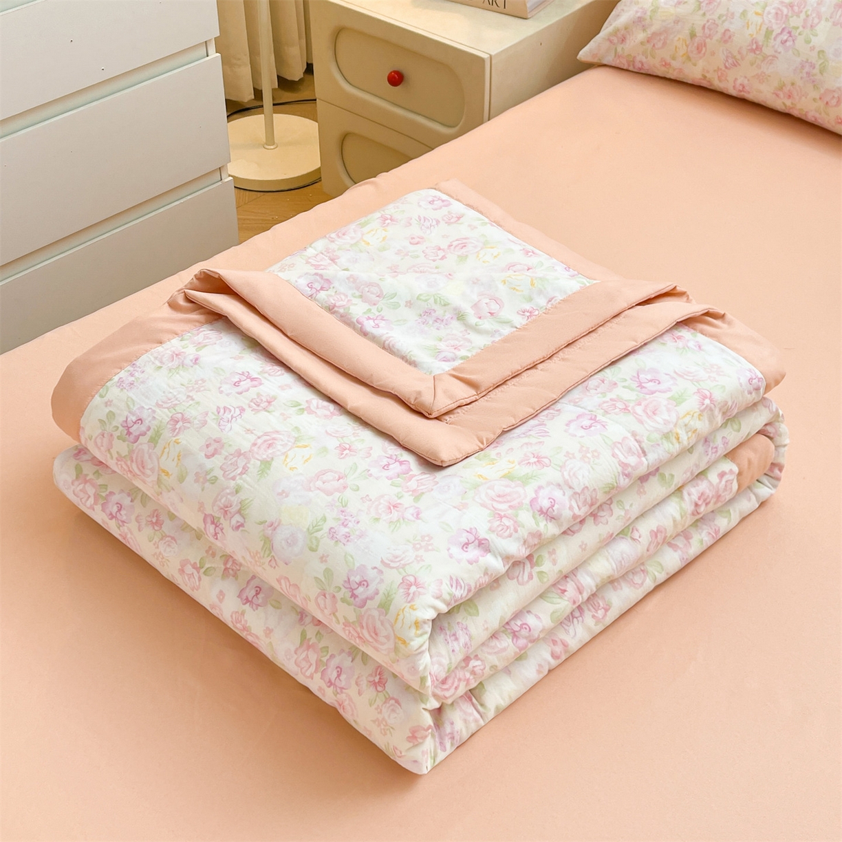 91家纺网 家纺一手货源 找家纺 梵蒂莎 【地板价】2026新品水洗棉新疆棉花夏被印花夏被格子小清新空调被被子被芯（需要买家秀，加微信） 欧若拉