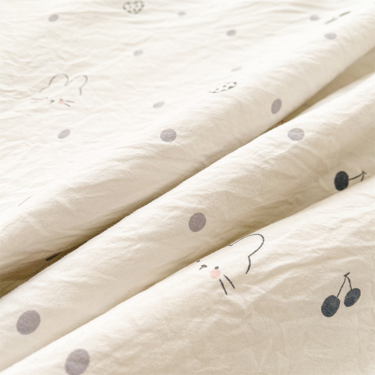 91家纺网 家纺一手货源 找家纺 梵蒂莎 【地板价】2026新品水洗棉新疆棉花夏被印花夏被格子小清新空调被被子被芯（需要买家秀，加微信） 舒芙蕾猫咪