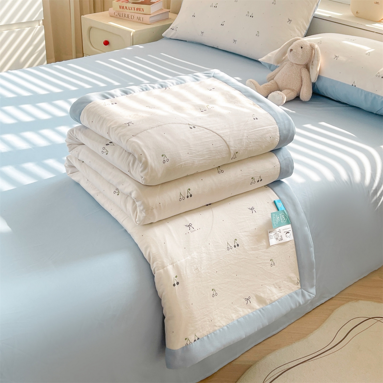 91家纺网 家纺一手货源 找家纺 梵蒂莎 【地板价】2026新品水洗棉新疆棉花夏被印花夏被格子小清新空调被被子被芯（需要买家秀，加微信） 小情调樱桃