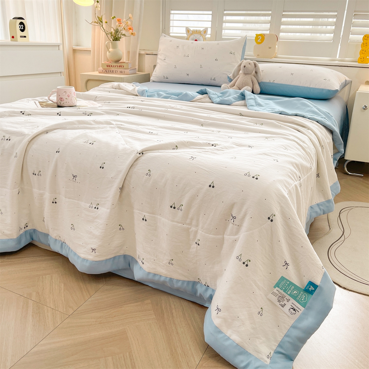 91家纺网 家纺一手货源 找家纺 梵蒂莎 【地板价】2026新品水洗棉新疆棉花夏被印花夏被格子小清新空调被被子被芯（需要买家秀，加微信） 小情调樱桃