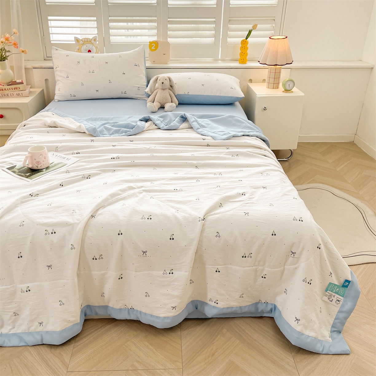 91家纺网 家纺一手货源 找家纺 梵蒂莎 【地板价】2026新品水洗棉新疆棉花夏被印花夏被格子小清新空调被被子被芯（需要买家秀，加微信） 小情调樱桃