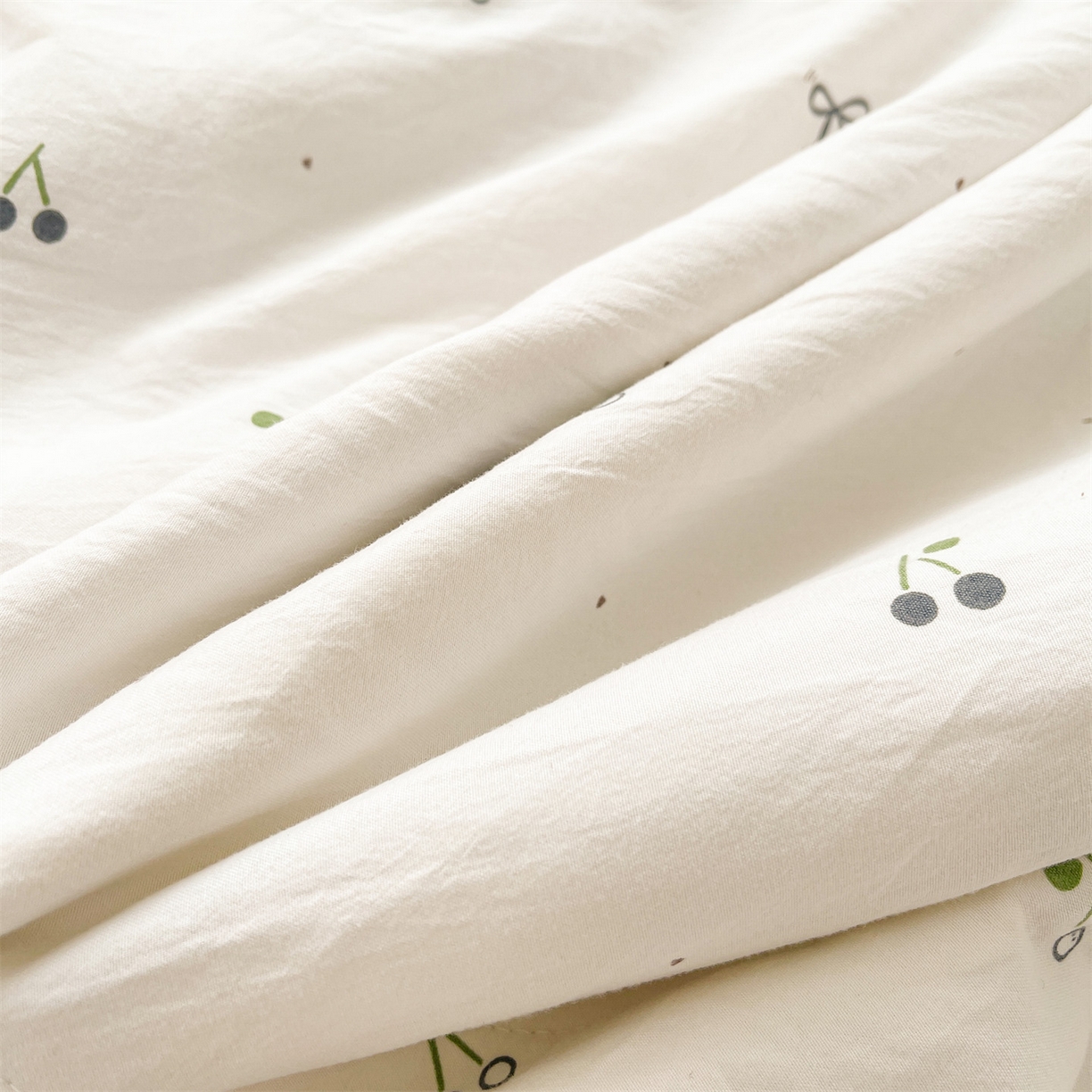 91家纺网 家纺一手货源 找家纺 梵蒂莎 【地板价】2026新品水洗棉新疆棉花夏被印花夏被格子小清新空调被被子被芯（需要买家秀，加微信） 小情调樱桃