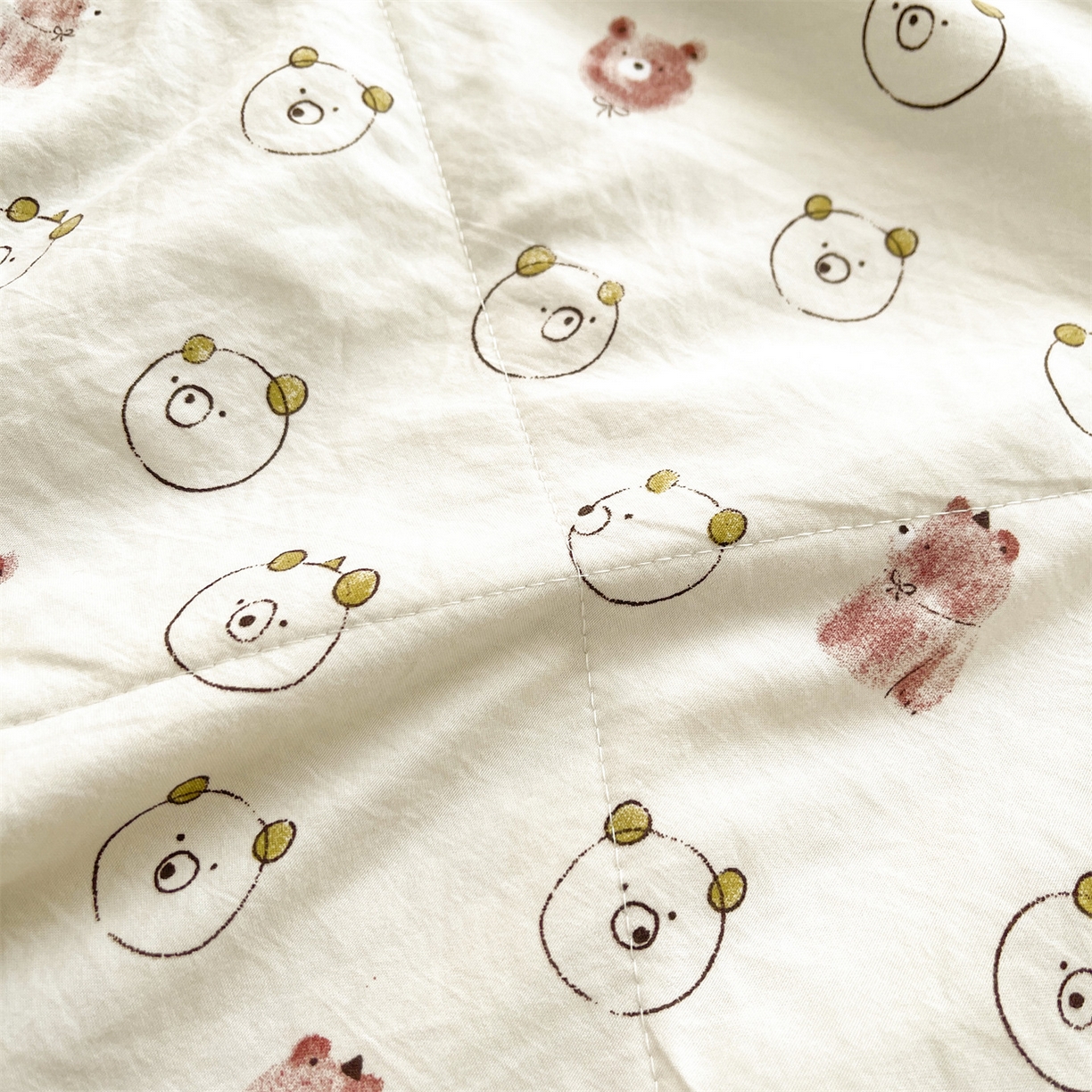 91家纺网 家纺一手货源 找家纺 梵蒂莎 【地板价】2026新品水洗棉新疆棉花夏被印花夏被格子小清新空调被被子被芯（需要买家秀，加微信） 元气小熊