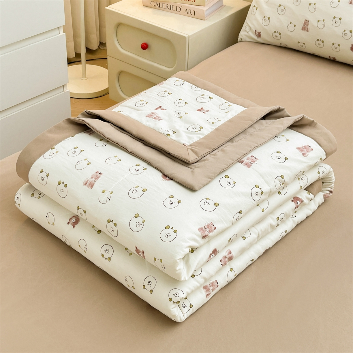 91家纺网 家纺一手货源 找家纺 梵蒂莎 【地板价】2026新品水洗棉新疆棉花夏被印花夏被格子小清新空调被被子被芯（需要买家秀，加微信） 元气小熊