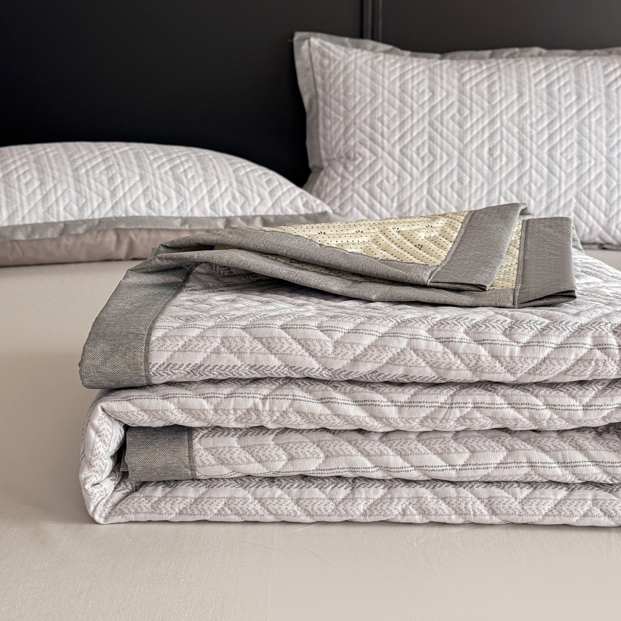 91家纺网 家纺一手货源 找家纺 慕尚家纺 2026新款百百棉全棉纯棉床席老粗布凉席席子 简希 米灰