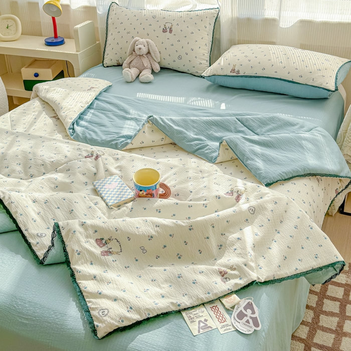 91家纺网 家纺一手货源 找家纺 几禾 2026新款云感双层纱抗菌花边夏被-晴风系列 晴风-浪漫兔兔