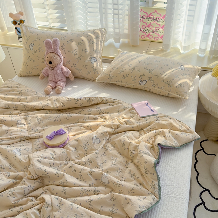 91家纺网 家纺一手货源 找家纺 几禾 2026新款云感双层纱抗菌花边夏被-晴风系列 晴风-留白日记