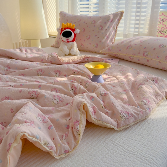 91家纺网 家纺一手货源 找家纺 几禾 2026新款云感双层纱抗菌花边夏被-晴风系列 晴风-猫系恋情