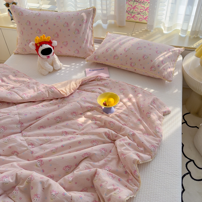 91家纺网 家纺一手货源 找家纺 几禾 2026新款云感双层纱抗菌花边夏被-晴风系列 晴风-猫系恋情