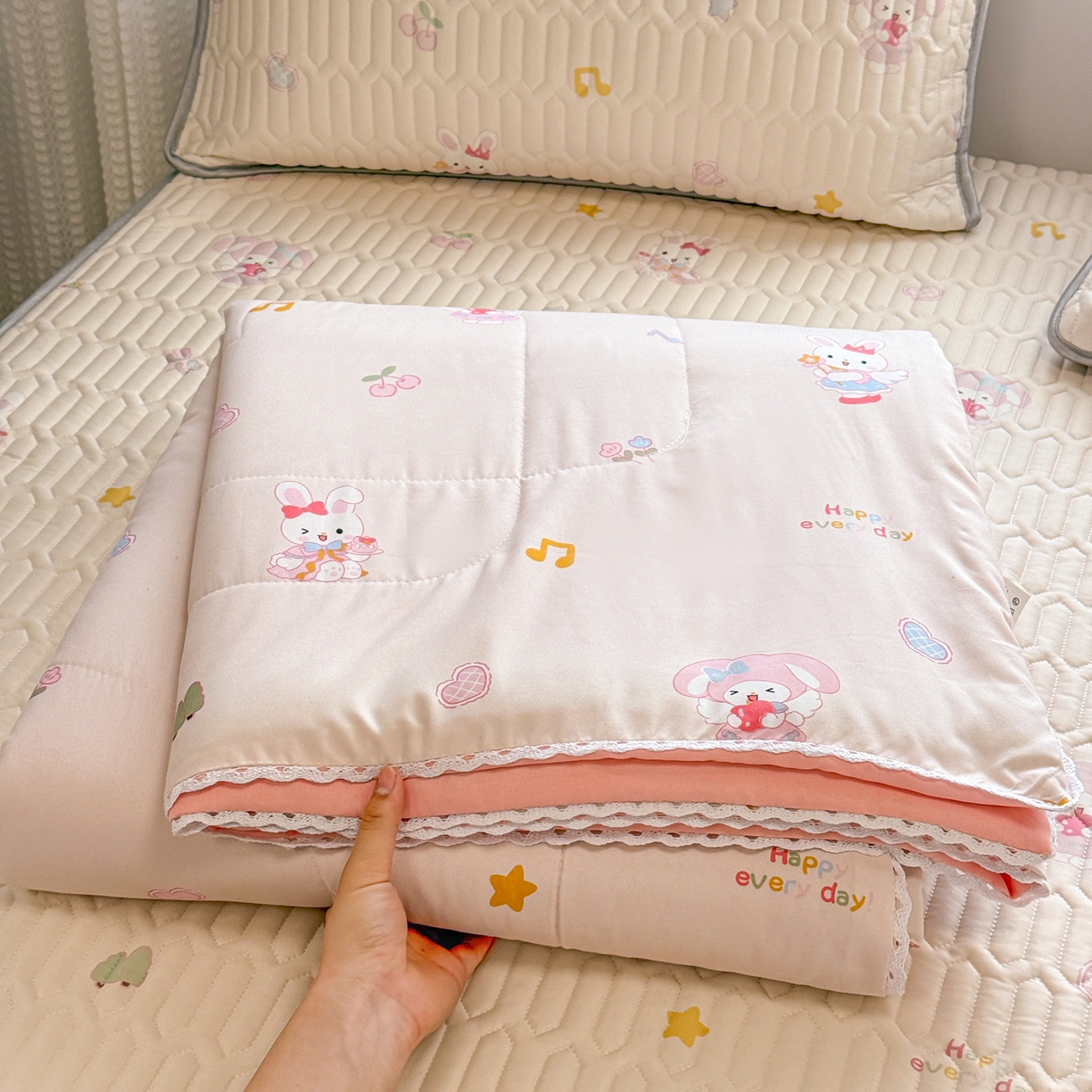 91家纺网 家纺一手货源 找家纺 慕尚家纺 2026新款水洗棉可爱小清新夏被空调被夏凉被 美美乐蒂