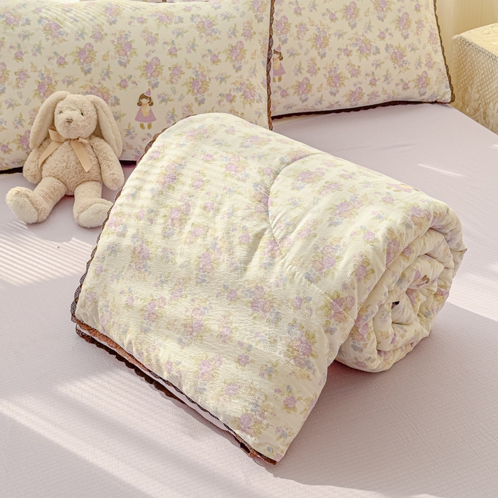 91家纺网 家纺一手货源 找家纺 几禾 2026新款云感双层纱抗菌花边夏被-晴风系列 晴风-梦境之间