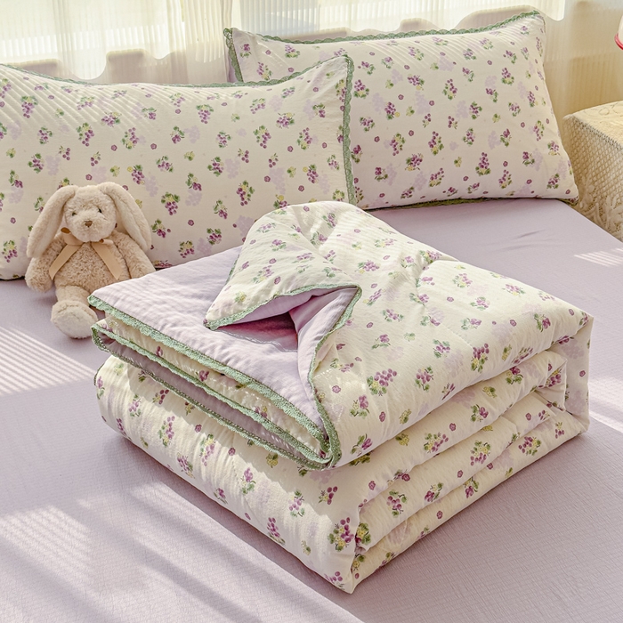 几禾 2026新款云感双层纱抗菌花边夏被-晴风系列 晴风-葡萄多多