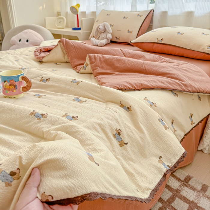 91家纺网 家纺一手货源 找家纺 几禾 2026新款云感双层纱抗菌花边夏被-晴风系列 晴风-俏皮狗