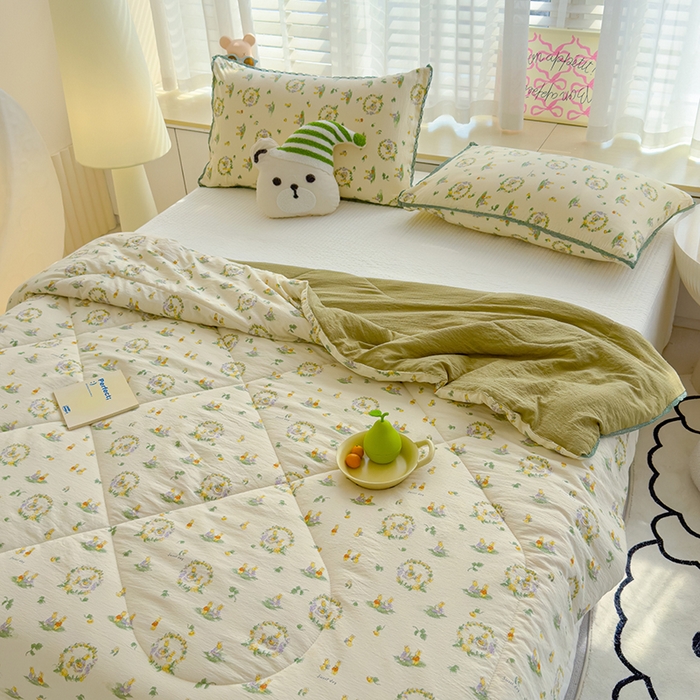 91家纺网 家纺一手货源 找家纺 几禾 2026新款云感双层纱抗菌花边夏被-晴风系列 晴风-兔羞日记