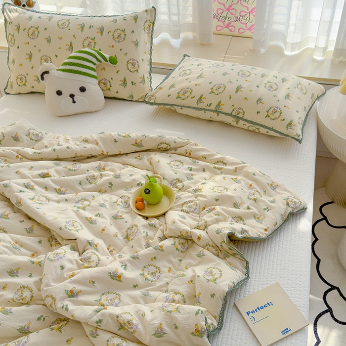 91家纺网 家纺一手货源 找家纺 几禾 2026新款云感双层纱抗菌花边夏被-晴风系列 晴风-兔羞日记