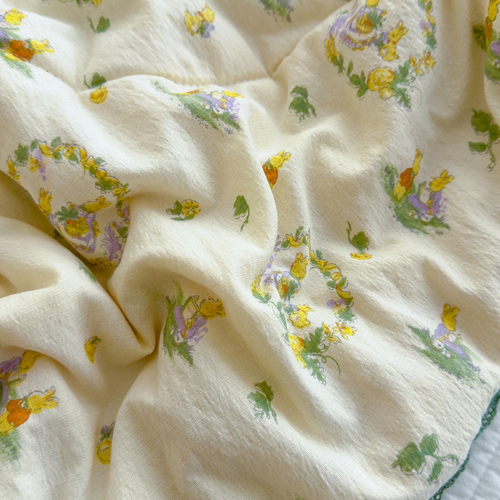 91家纺网 家纺一手货源 找家纺 几禾 2026新款云感双层纱抗菌花边夏被-晴风系列 晴风-兔羞日记