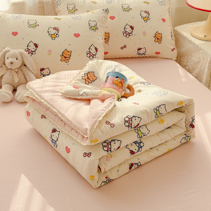 91家纺网 家纺一手货源 找家纺 几禾 2026新款云感双层纱抗菌花边夏被-晴风系列 晴风-像素小猫