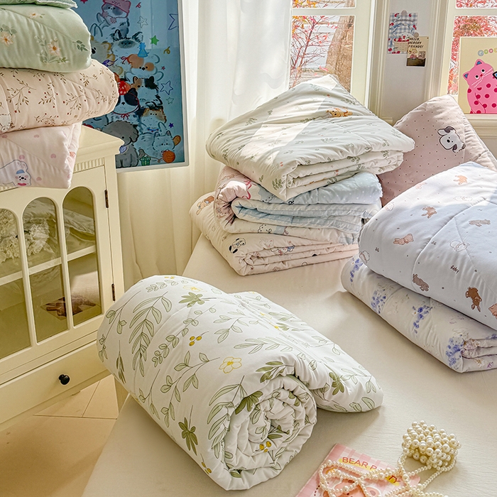 91家纺网 家纺一手货源 找家纺 慕尚家纺 2026新款水洗棉可爱小清新夏被空调被夏凉被 组合图仅供参考不可下单