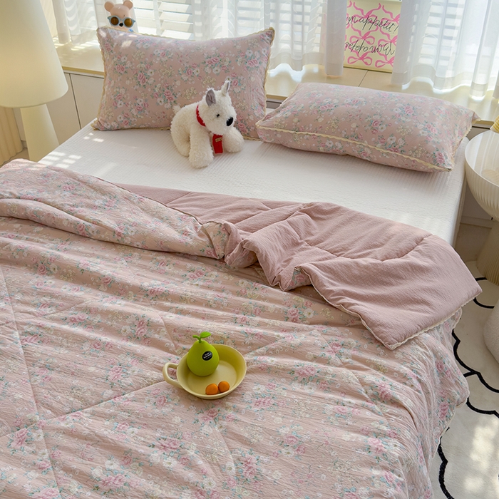 91家纺网 家纺一手货源 找家纺 几禾 2026新款云感双层纱抗菌花边夏被-晴风系列 晴风-夜樱月色