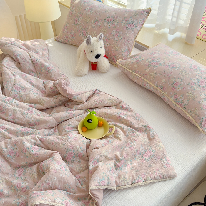 91家纺网 家纺一手货源 找家纺 几禾 2026新款云感双层纱抗菌花边夏被-晴风系列 晴风-夜樱月色