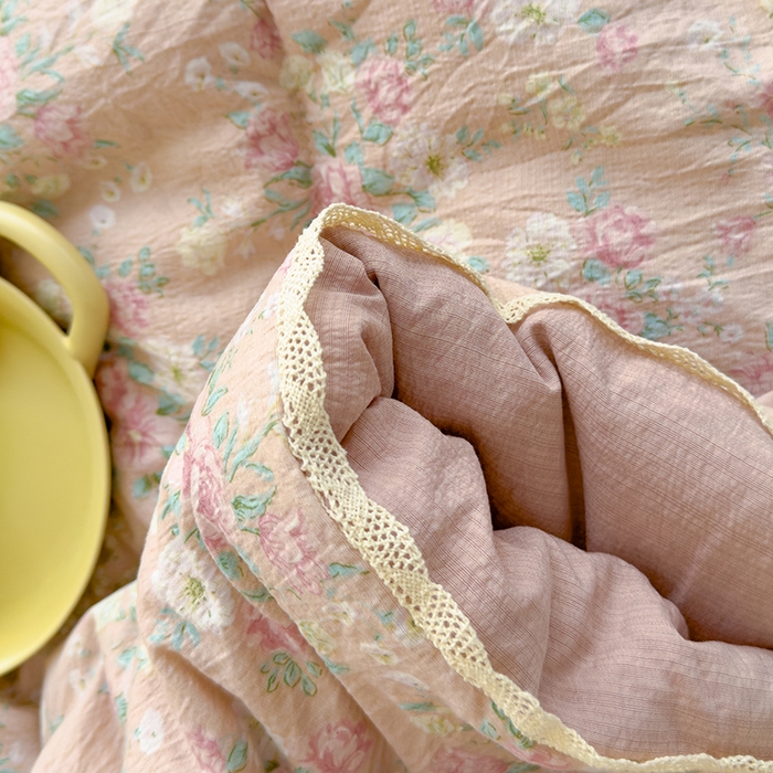 91家纺网 家纺一手货源 找家纺 几禾 2026新款云感双层纱抗菌花边夏被-晴风系列 晴风-夜樱月色