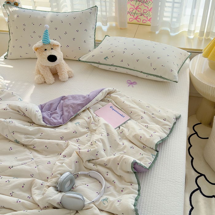 91家纺网 家纺一手货源 找家纺 几禾 2026新款云感双层纱抗菌花边夏被-晴风系列 晴风-芋泥葡萄