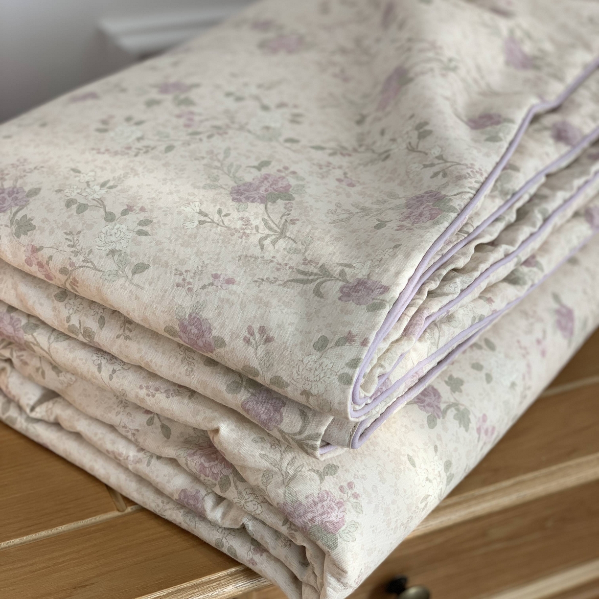 91家纺网 家纺一手货源 找家纺 源启生活 2026新款嵌绳夏被空调被 巴黎晚香