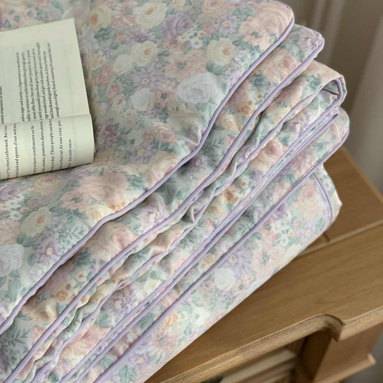 91家纺网 家纺一手货源 找家纺 源启生活 2026新款嵌绳夏被空调被 繁花