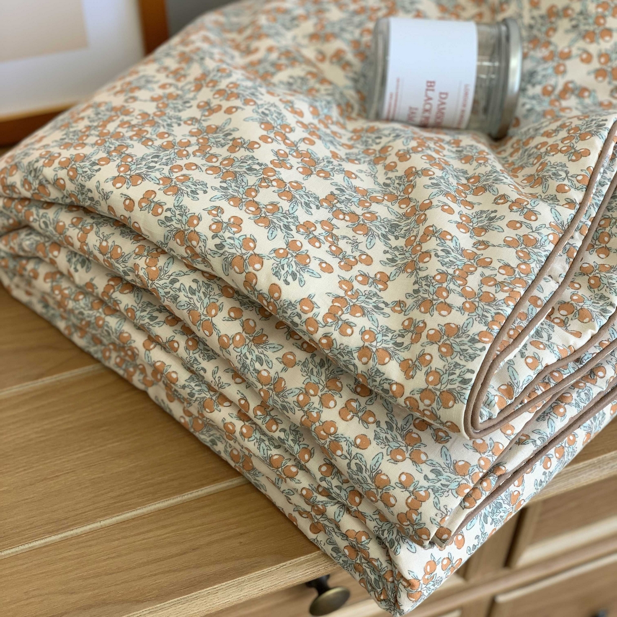 91家纺网 家纺一手货源 找家纺 源启生活 2026新款嵌绳夏被空调被 浆果