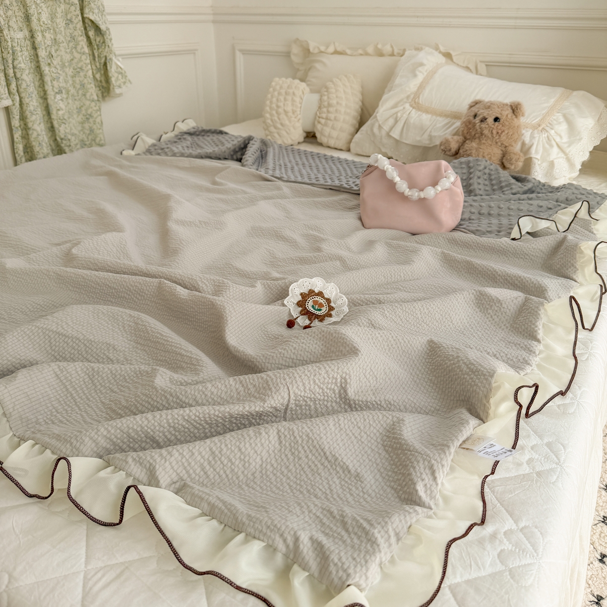 91家纺网 家纺一手货源 找家纺 （总）潮邦创意家居 2026新款韩版花边奶芙豆豆夏被夏凉被空调被盖毯-纱雾时光系列