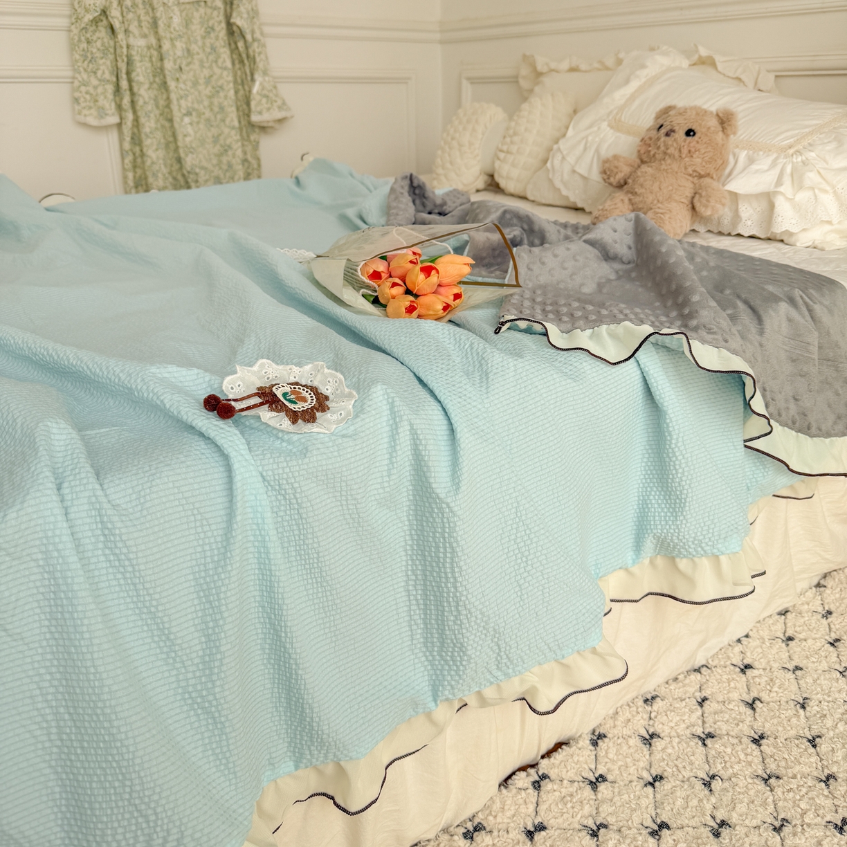 91家纺网 家纺一手货源 找家纺 潮邦创意家居 2026新款韩版花边奶芙豆豆夏被夏凉被空调被盖毯-纱雾时光系列 冰蓝气泡