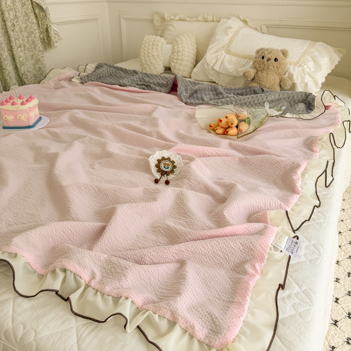 91家纺网 家纺一手货源 找家纺 （总）潮邦创意家居 2026新款韩版花边奶芙豆豆夏被夏凉被空调被盖毯-纱雾时光系列