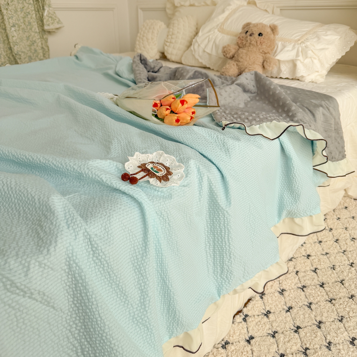 91家纺网 家纺一手货源 找家纺 潮邦创意家居 2026新款韩版花边奶芙豆豆夏被夏凉被空调被盖毯-纱雾时光系列 冰蓝气泡