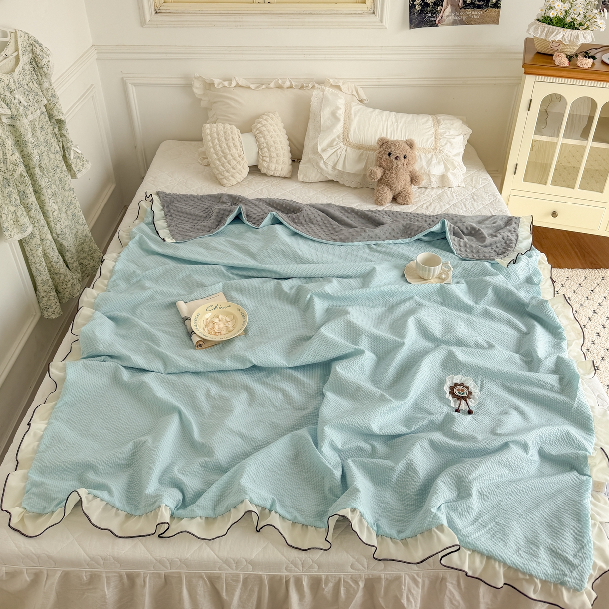 91家纺网 家纺一手货源 找家纺 潮邦创意家居 2026新款韩版花边奶芙豆豆夏被夏凉被空调被盖毯-纱雾时光系列 冰蓝气泡