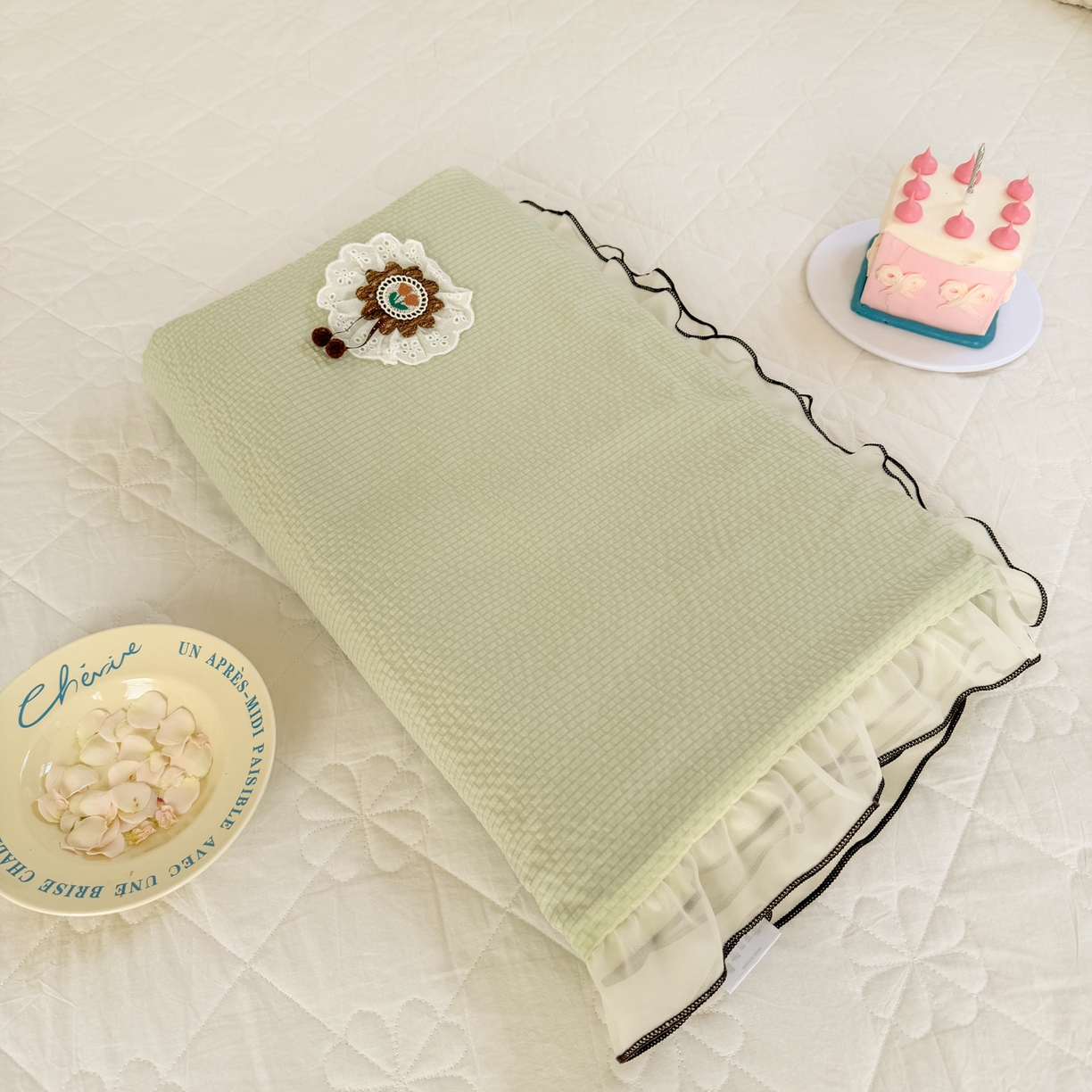 91家纺网 家纺一手货源 找家纺 潮邦创意家居 2026新款韩版花边奶芙豆豆夏被夏凉被空调被盖毯-纱雾时光系列 青提奶绿