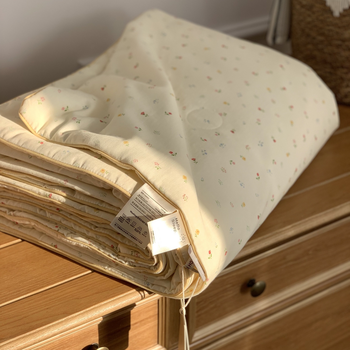 91家纺网 家纺一手货源 找家纺 源启生活 2026新款嵌绳夏被空调被 尤里