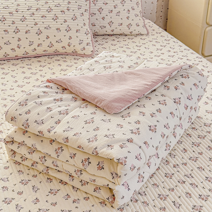 91家纺网 家纺一手货源 找家纺 （总）几禾 2026新款云感双层纱7A抗菌夏被四件套系列-栀夏系列