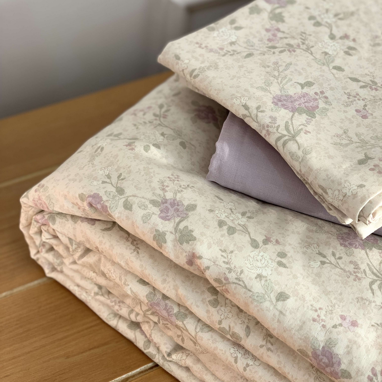 91家纺网 家纺一手货源 找家纺 源启生活 2026新款夏被四件套 巴黎晚香