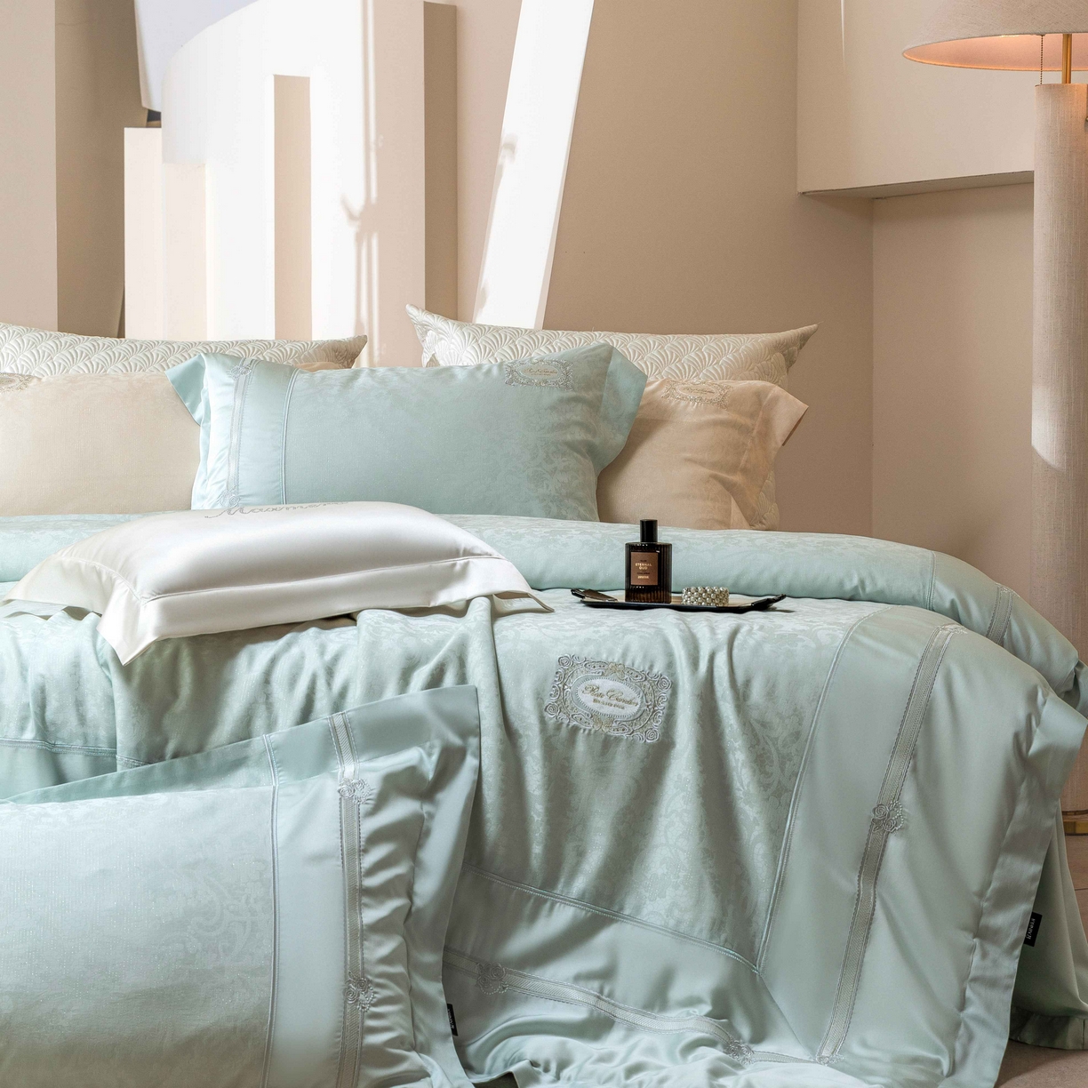 91家纺网 家纺一手货源 找家纺 （总）馨蕊家居 2026春夏新款天丝棉提花刺绣四件套-丽笙