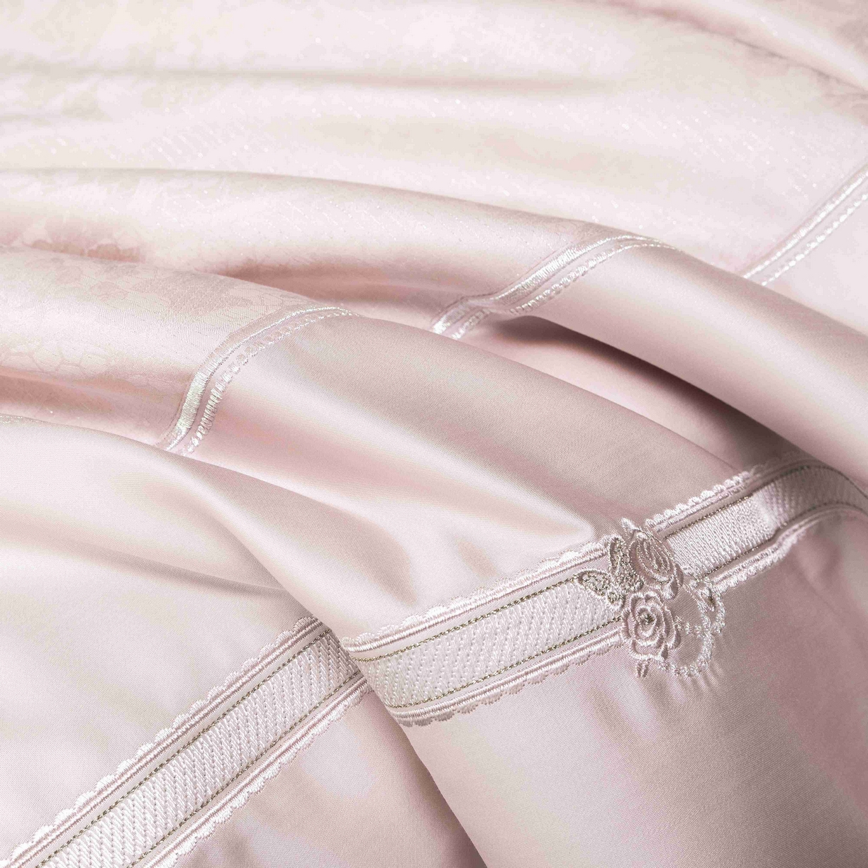 91家纺网 家纺一手货源 找家纺 馨蕊家居 2026春夏新款天丝棉提花刺绣四件套-丽笙 棉丽笙-初夏粉